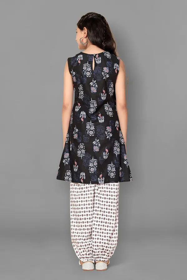 Black_Floral_Printed_Cotton_Kurta_With_Salwar_Set_For_Girls