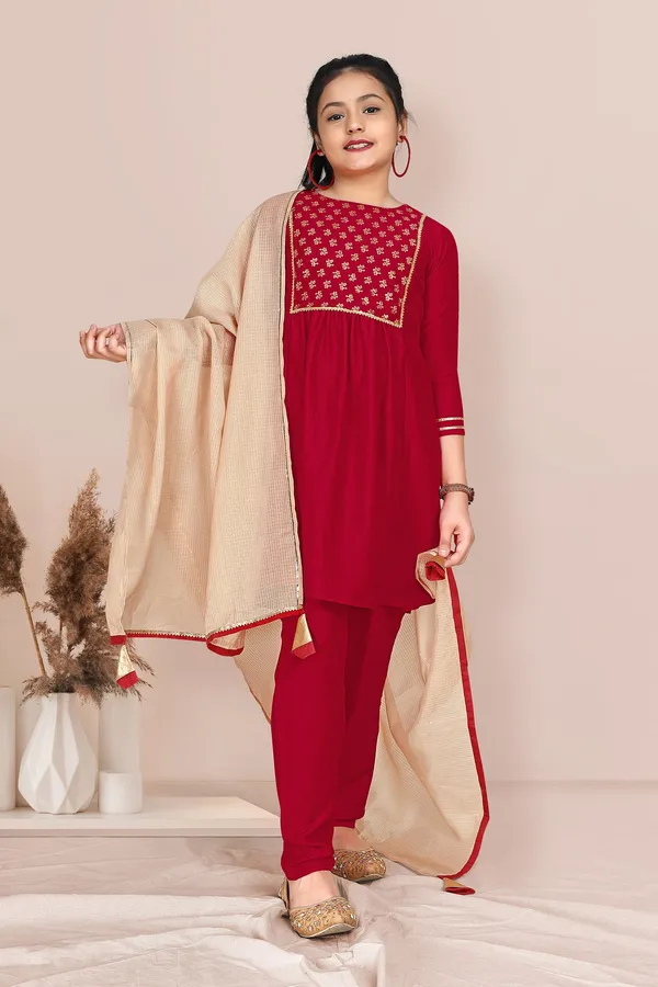 Chinnon_Foil_Printed_Kurta_Pant_And_Dupatta_Set