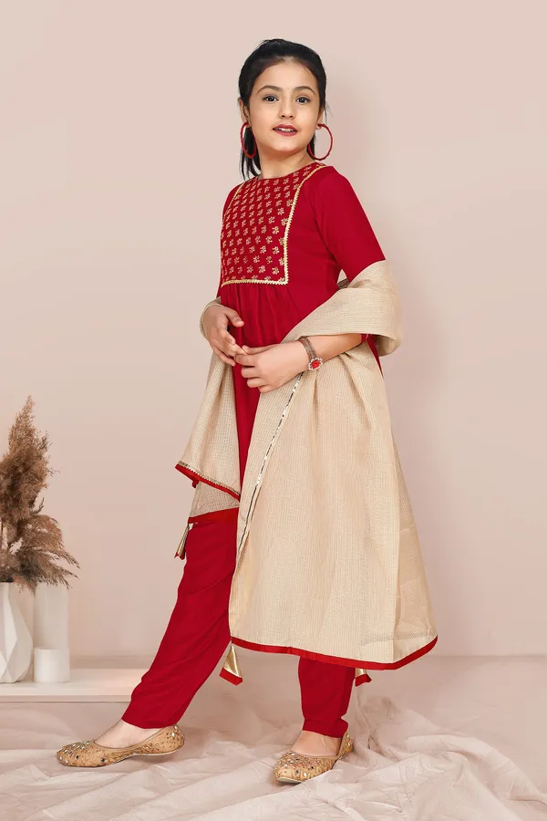 Chinnon_Foil_Printed_Kurta_Pant_And_Dupatta_Set