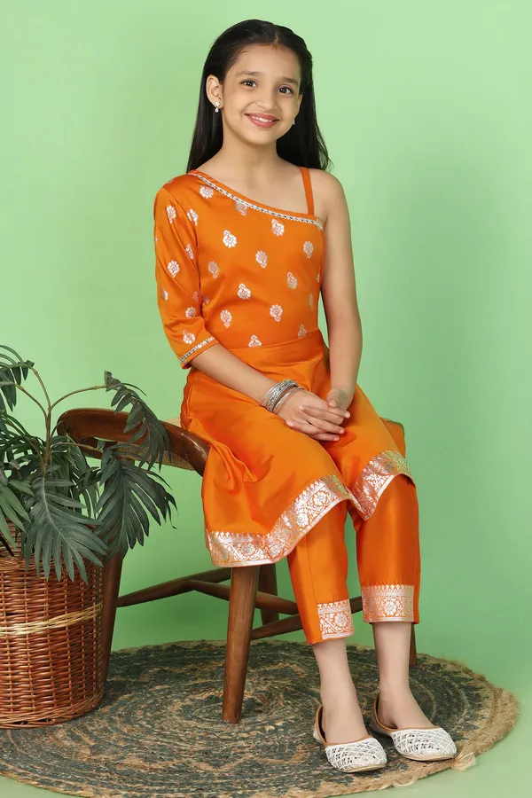 Orange_Taffeta_High_Low_Kurta_And_Pant_Suit_Set_For_Girls