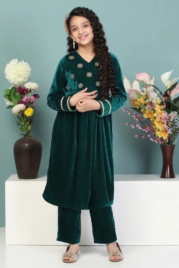 Rama_Velvet_Solid_Ankle_Length_Empire_Waist_Kurta_With_Trouser_Set_For_Girls