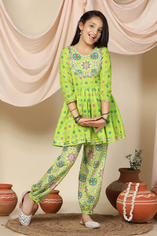 Parrot_Green_Slub_Floral_Printed_Peplum_Style_Kurta_With_Salwar_Set_For_Girls