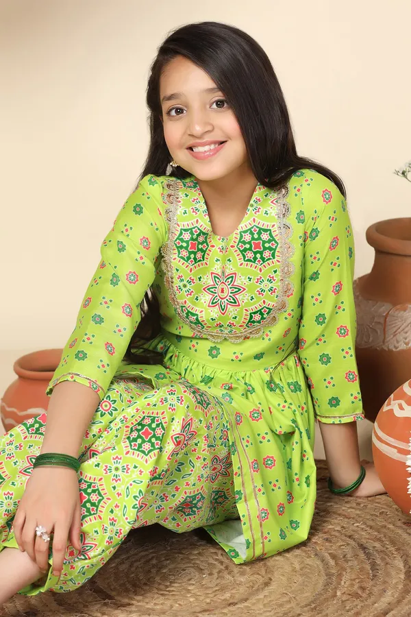 Parrot_Green_Slub_Floral_Printed_Peplum_Style_Kurta_With_Salwar_Set_For_Girls