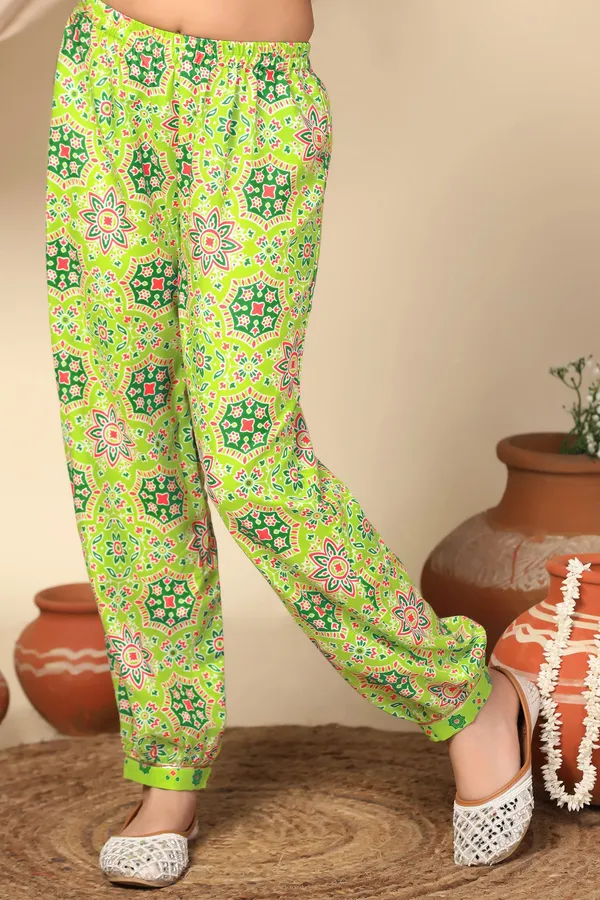 Parrot_Green_Slub_Floral_Printed_Peplum_Style_Kurta_With_Salwar_Set_For_Girls