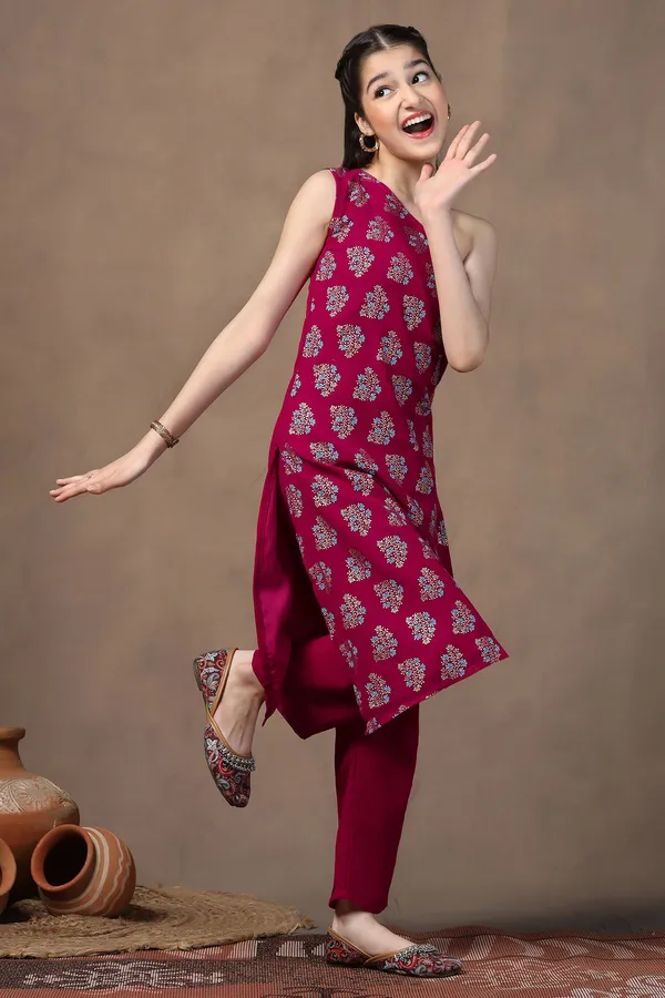 Rani_Blooming_Georgette_Straight_Foil_Print_Kurta_With_Pant_Set_For_Girls
