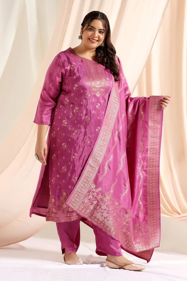Lilac_Plus_Size_Lilac_Dola_Silk_Jacquard_Work_Kurta_Set_With_Dupatta_For_Women