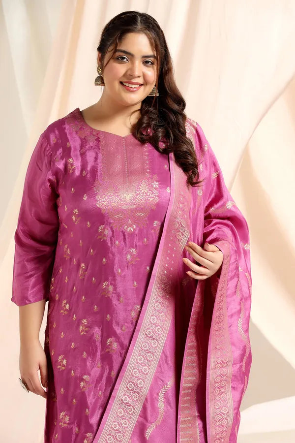 Lilac_Plus_Size_Lilac_Dola_Silk_Jacquard_Work_Kurta_Set_With_Dupatta_For_Women