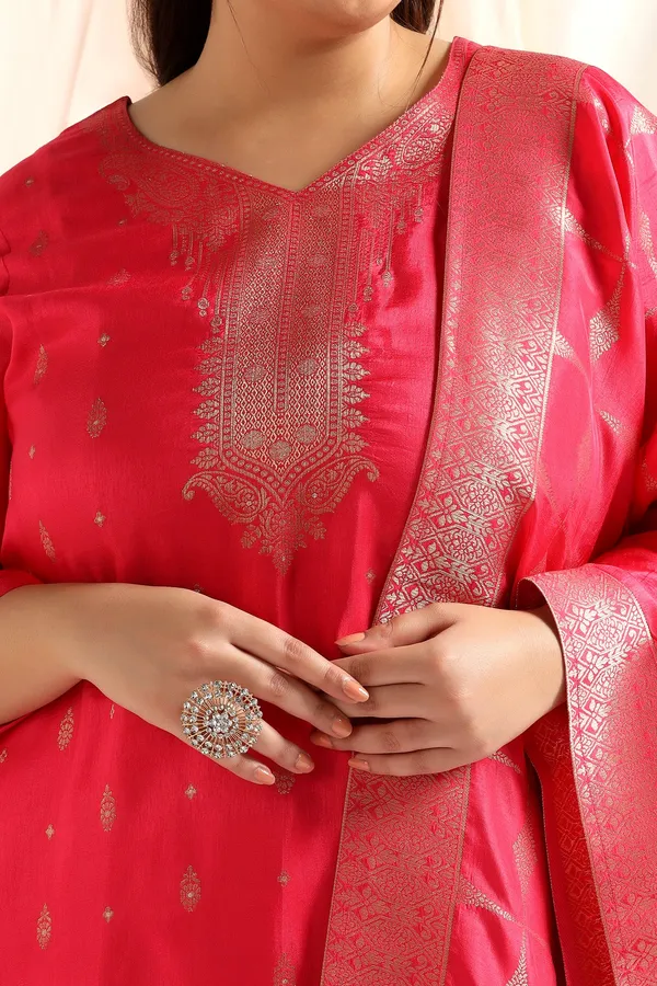 Rani_Plus_Size_Rani_Dola_Silk_Jacquard_Work_Kurta_Set_With_Dupatta_For_Women