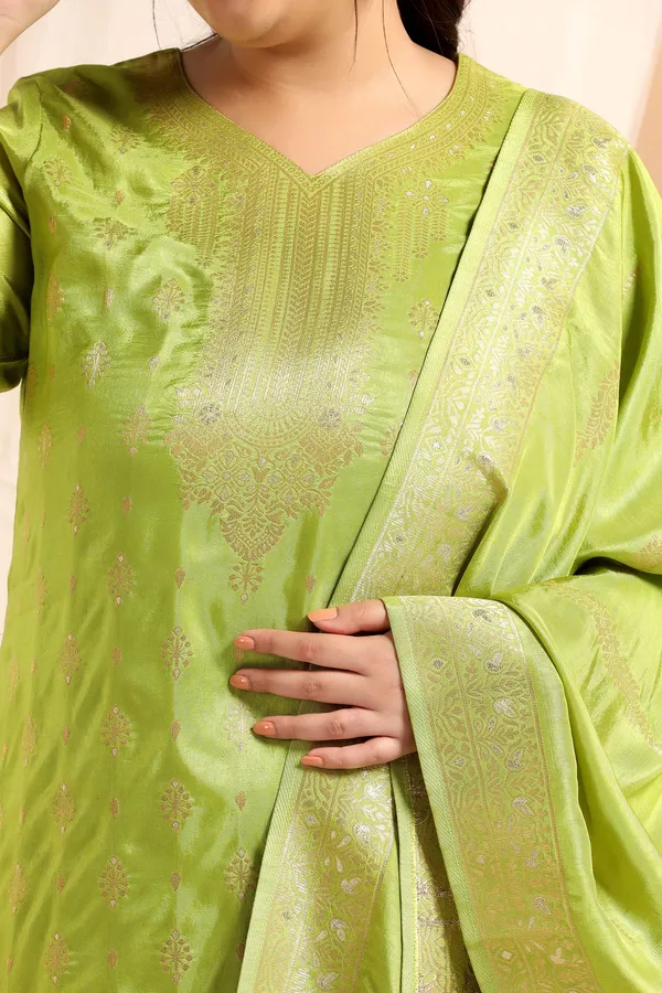 Light_Green_Plus_Size_Dola_Silk_Jacquard_Work_Kurta_Set_With_Dupatta_For_Women