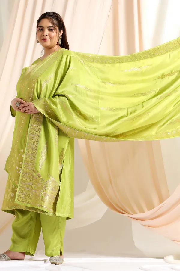 Light_Green_Plus_Size_Dola_Silk_Jacquard_Work_Kurta_Set_With_Dupatta_For_Women