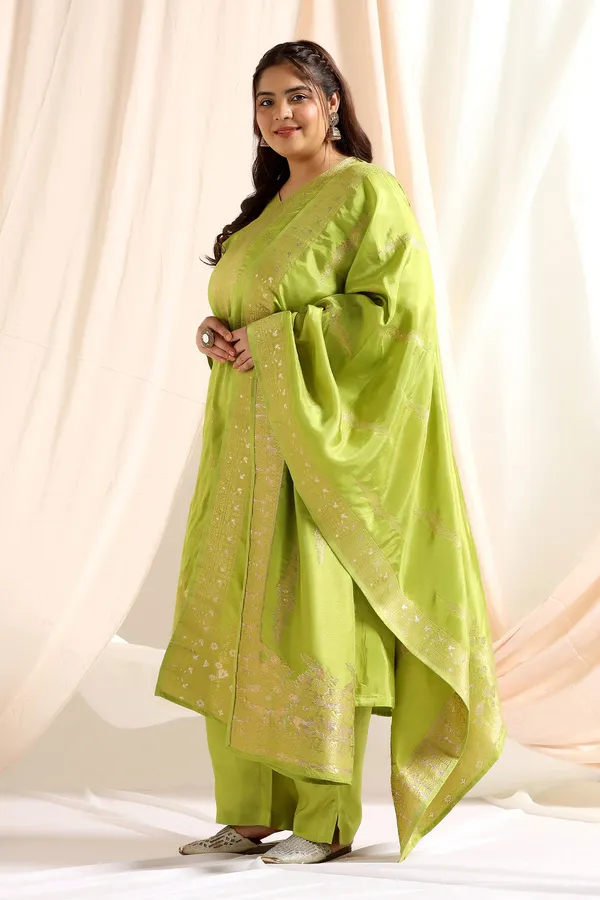Light_Green_Plus_Size_Dola_Silk_Jacquard_Work_Kurta_Set_With_Dupatta_For_Women