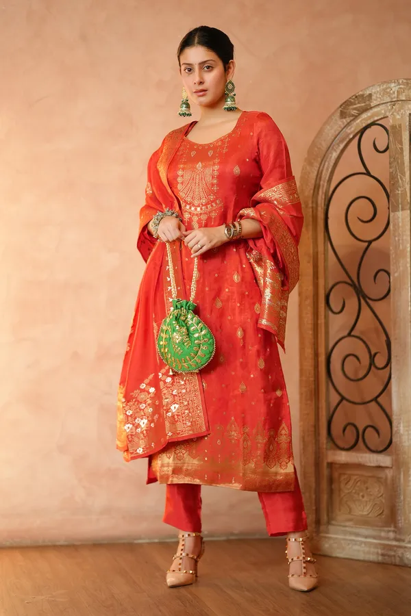 Red_Dola_Silk_Jacquard_Work_Kurta_Set_With_Dupatta_For_Women