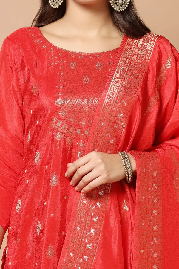 Red_Dola_Silk_Jacquard_Work_Kurta_Set_With_Dupatta_For_Women