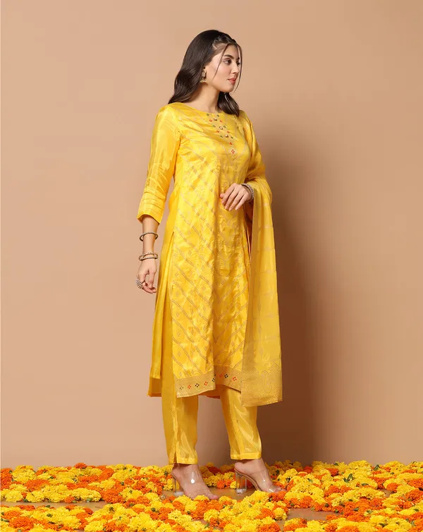 Yellow_Dola_Silk_Jacquard_Work_Kurta_Set_With_Dupatta_For_Women