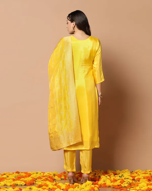 Yellow_Dola_Silk_Jacquard_Work_Kurta_Set_With_Dupatta_For_Women
