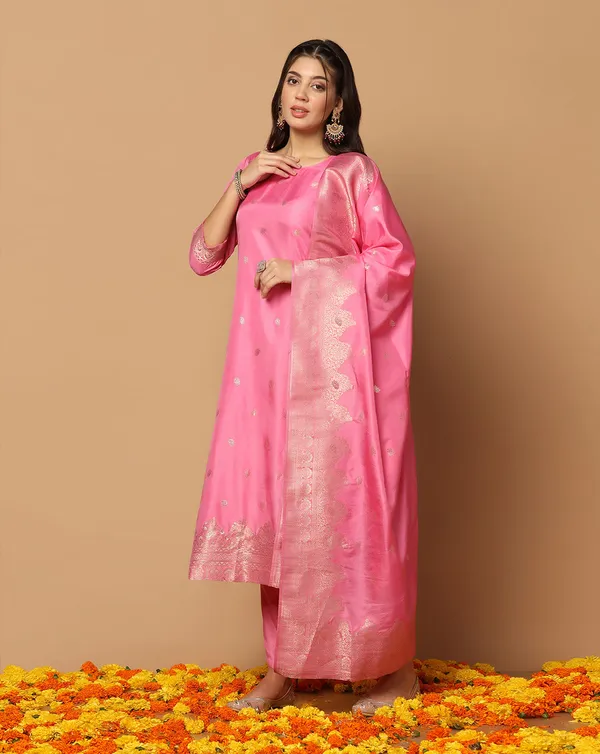 Baby_Pink_Jacquard_Kurta_And_Pant_Set_With_Dupatta