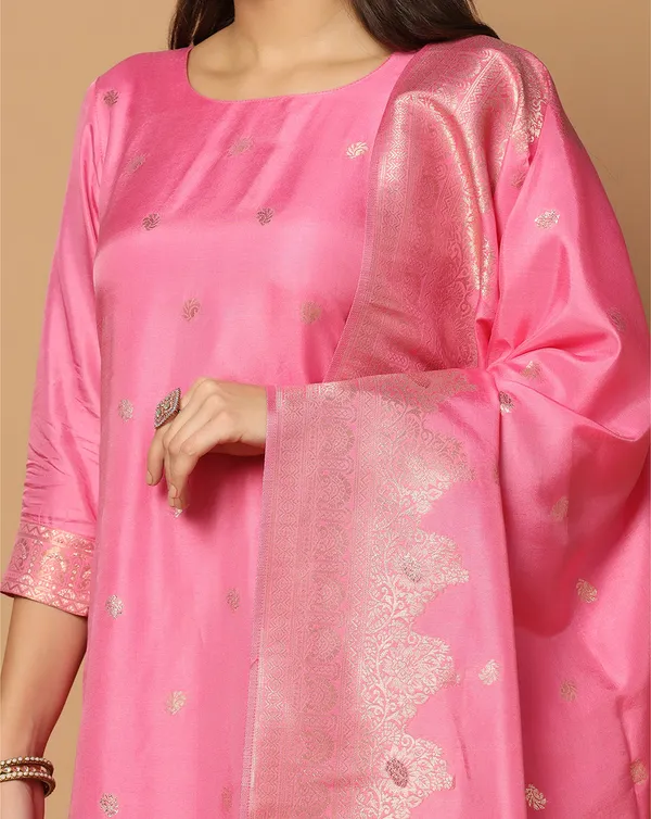 Baby_Pink_Jacquard_Kurta_And_Pant_Set_With_Dupatta