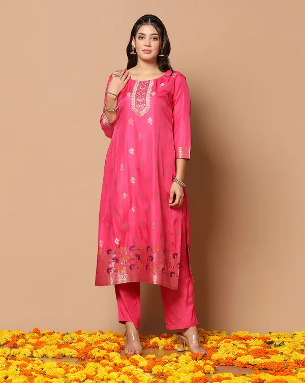 Pink_Jacquard_Kurta_And_Pant_Set_With_Dupatta