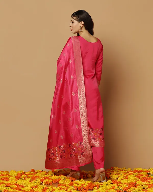 Pink_Jacquard_Kurta_And_Pant_Set_With_Dupatta