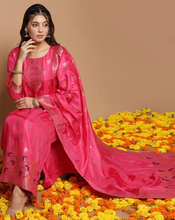 Pink_Jacquard_Kurta_And_Pant_Set_With_Dupatta