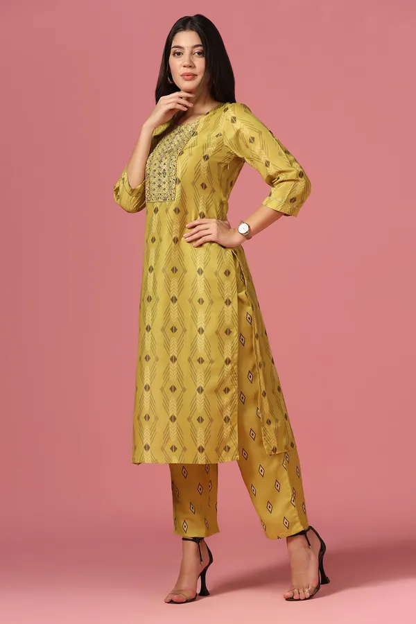 Yellow_Poly_Muslin_Printed_Kurta_And_Pant_Set