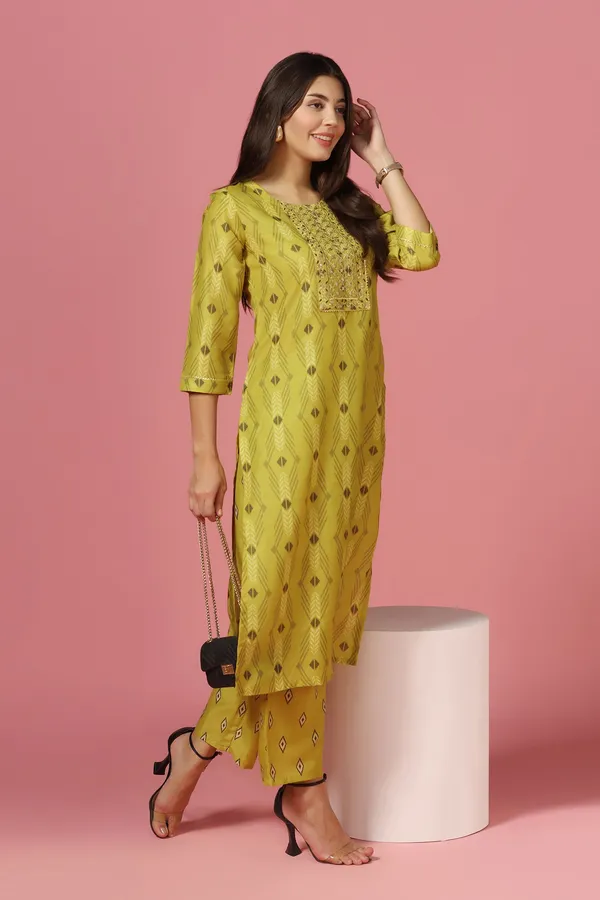 Yellow_Poly_Muslin_Printed_Kurta_And_Pant_Set