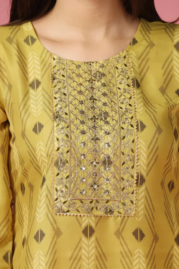 Yellow_Poly_Muslin_Printed_Kurta_And_Pant_Set