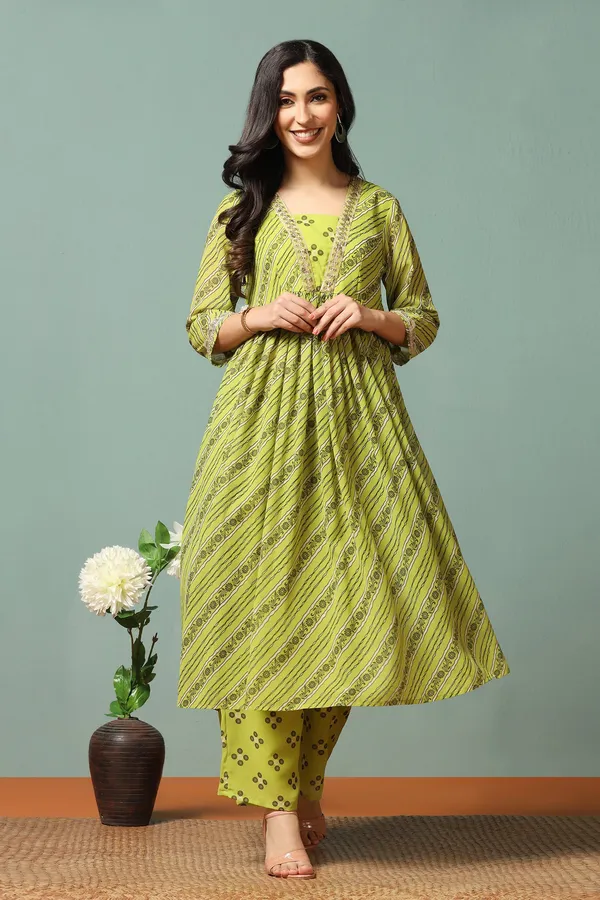 Parrot_Georgette_Printed_Kurta_With_Palazzo_Set_For_Women