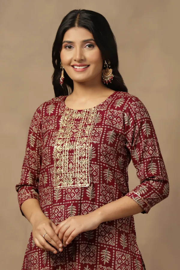 Maroon_Cotton_Blend_Ankle_Length_Kurta_Pant_Suit_Set