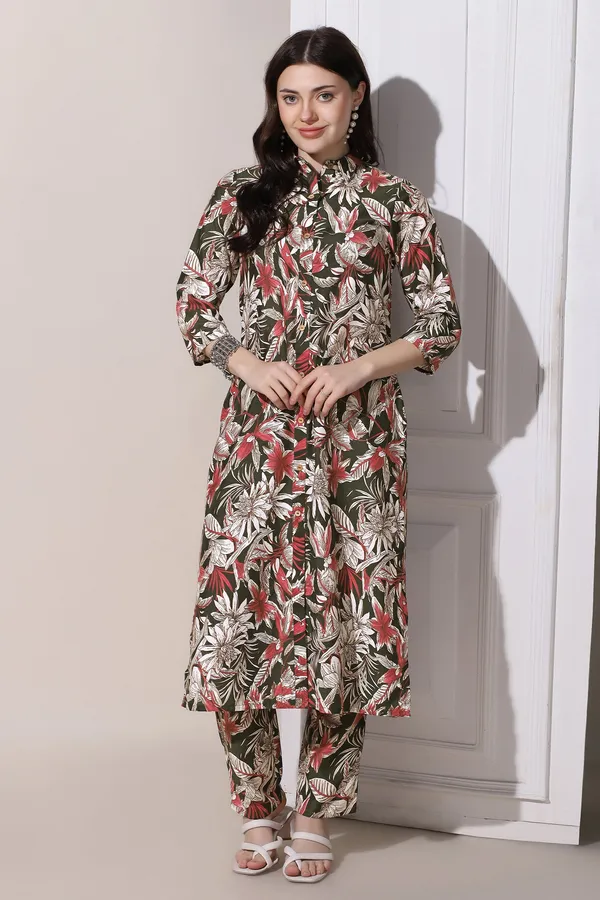 Green_Muslin_Floral_Printed_Kurta_With_Trouser_Set_For_Women