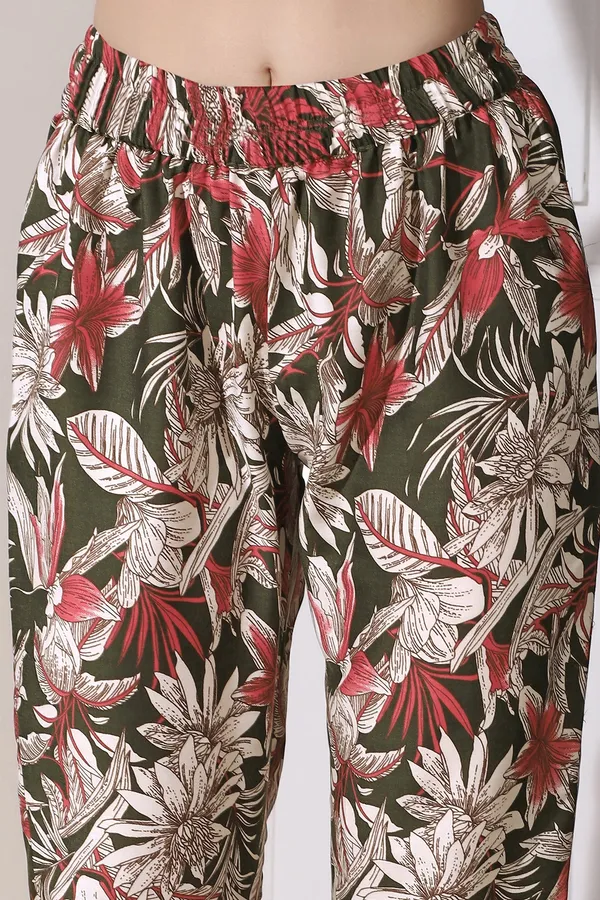Green_Muslin_Floral_Printed_Kurta_With_Trouser_Set_For_Women