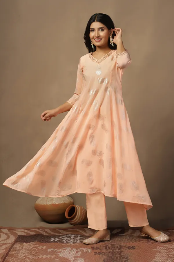 Light_Peach_Georgette_Ankle_Length_Kurta_Pant_Suit_Set