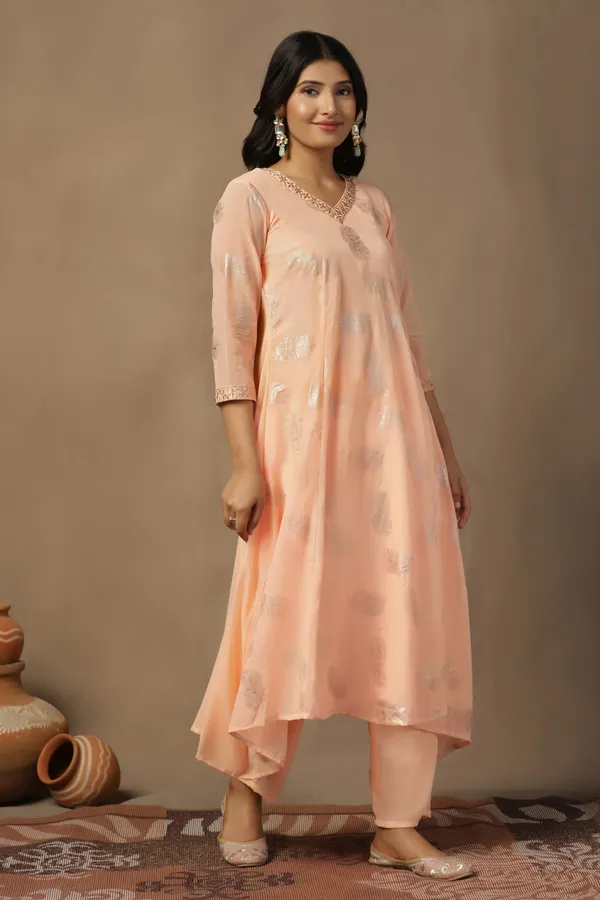 Light_Peach_Georgette_Ankle_Length_Kurta_Pant_Suit_Set