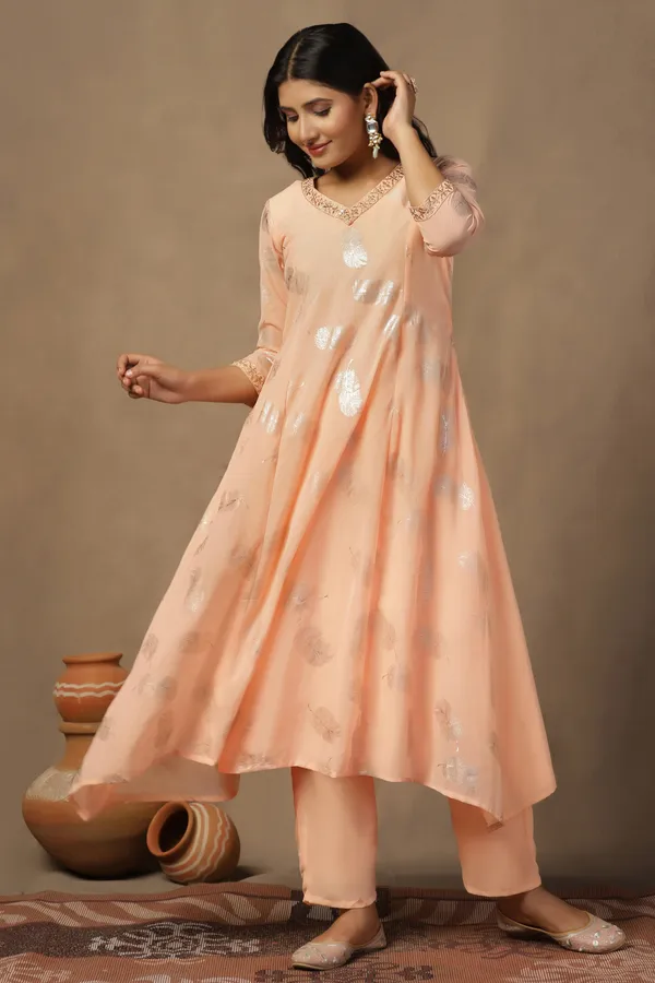Light_Peach_Georgette_Ankle_Length_Kurta_Pant_Suit_Set