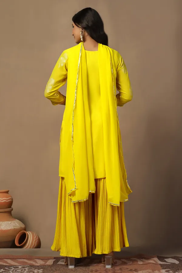 Yellow_Georgette_Regular_Floral_Printed_Kurta_And_Sharara_With_Dupatta_Set_For_Women