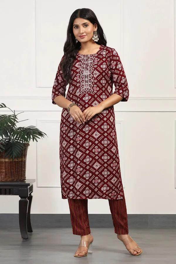 Maroon_Cotton_All-Over_Printed_Calf_Length_Kurta_With_Pant_Set