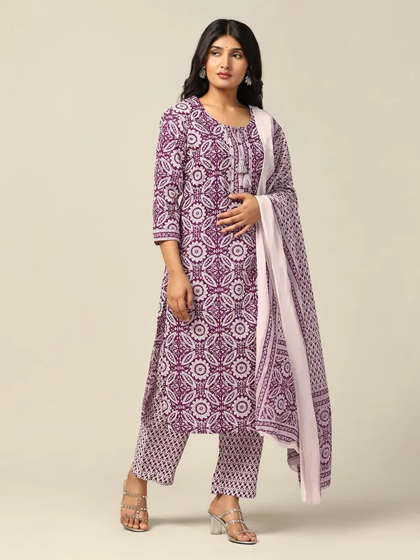 Purple_Cotton_Floral_Printed_Calf_Length_Kurta_And_Pant_With_Dupatta_Set