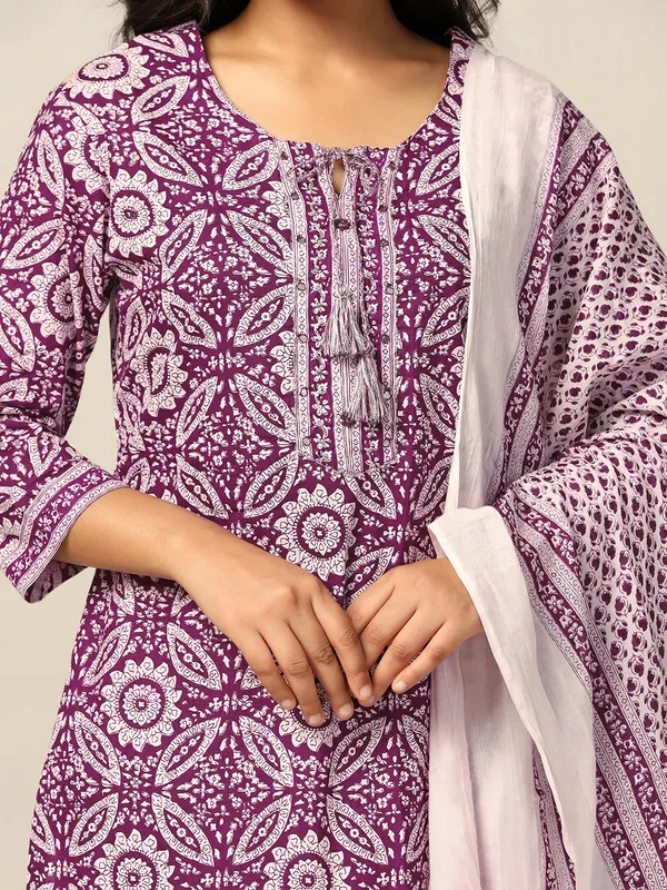 Purple_Cotton_Floral_Printed_Calf_Length_Kurta_And_Pant_With_Dupatta_Set