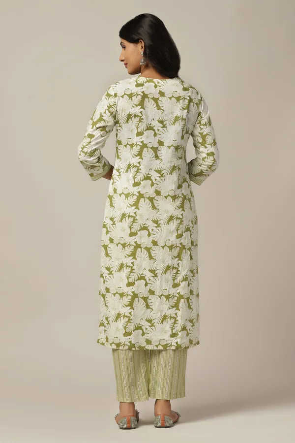 Pista_Cotton_All-Over_Printed_Calf_Length_Kurta_With_Pant_Set