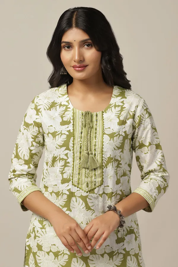 Pista_Cotton_All-Over_Printed_Calf_Length_Kurta_With_Pant_Set