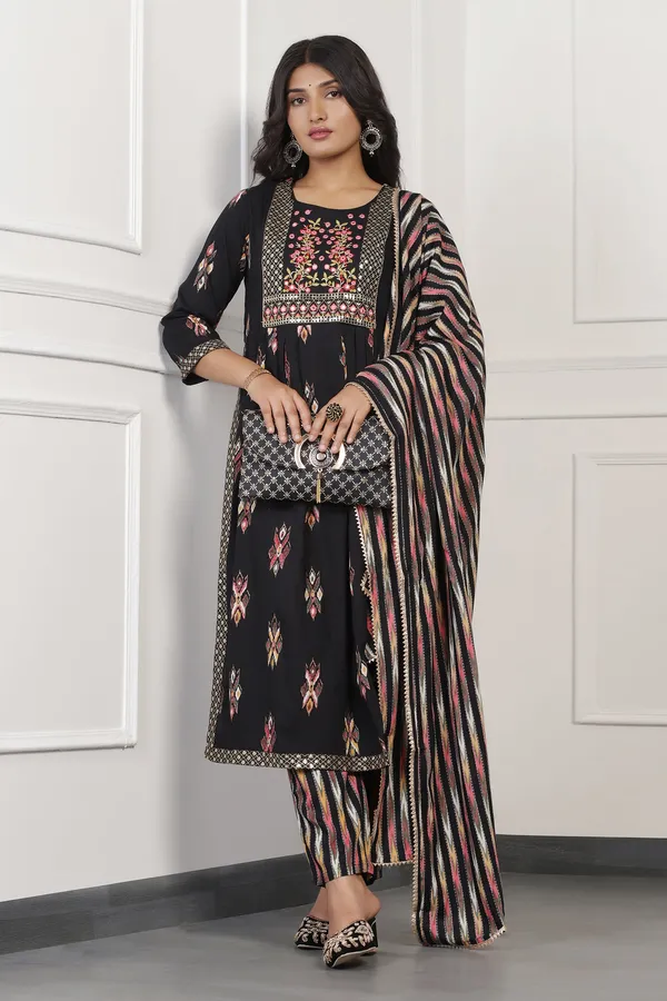 Black_Cotton_Floral_Printed_Calf_Length_Kurta_And_Pant_With_Dupatta_Set