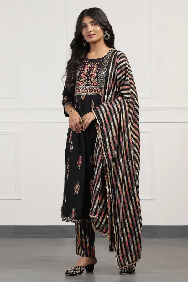 Black_Cotton_Floral_Printed_Calf_Length_Kurta_And_Pant_With_Dupatta_Set
