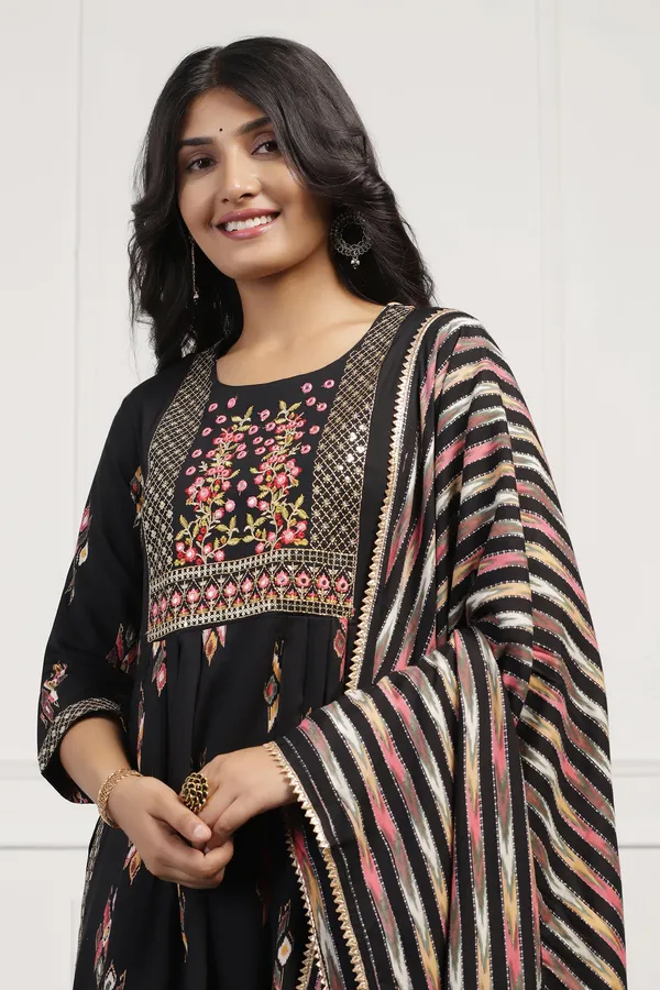 Black_Cotton_Floral_Printed_Calf_Length_Kurta_And_Pant_With_Dupatta_Set