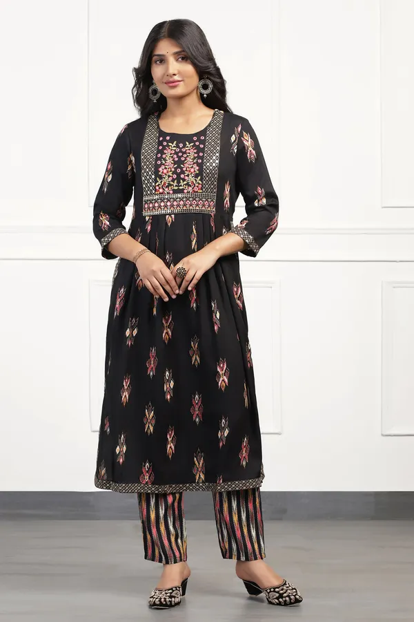 Black_Cotton_Floral_Printed_Calf_Length_Kurta_And_Pant_With_Dupatta_Set