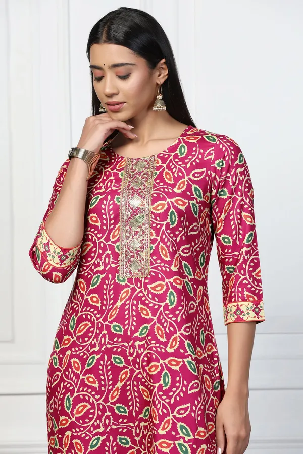 Magenta_Rayon_Slub_Floral_Printed_Calf_Length_Kurta_With_Trouser_Set_For_Women