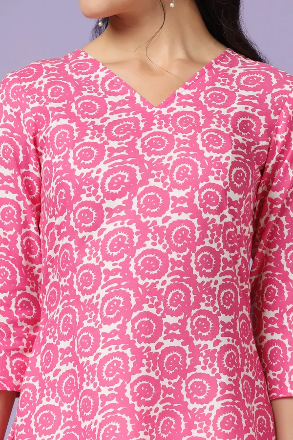 Pink_All_Over_Print_Straight_Tunic_Top_For_Women