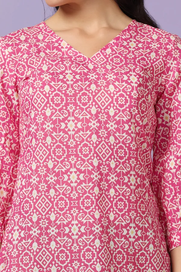 Pink_All_Over_Print_Straight_Tunic_Top_For_Women