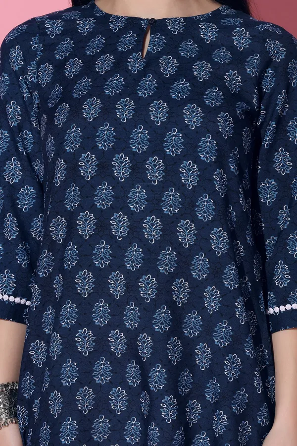 Navy_Blue_Cotton_Slub_Floral_Printed_Straight_Tunic_Top_For_Women