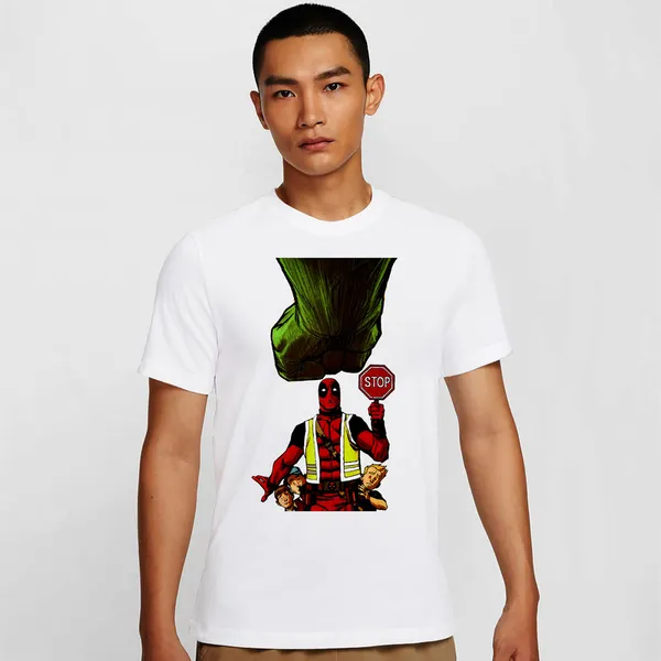 Mooch_Wale_Deadpool_Stops_Hulk__Quick-Dri_T-shirt_For_Men
