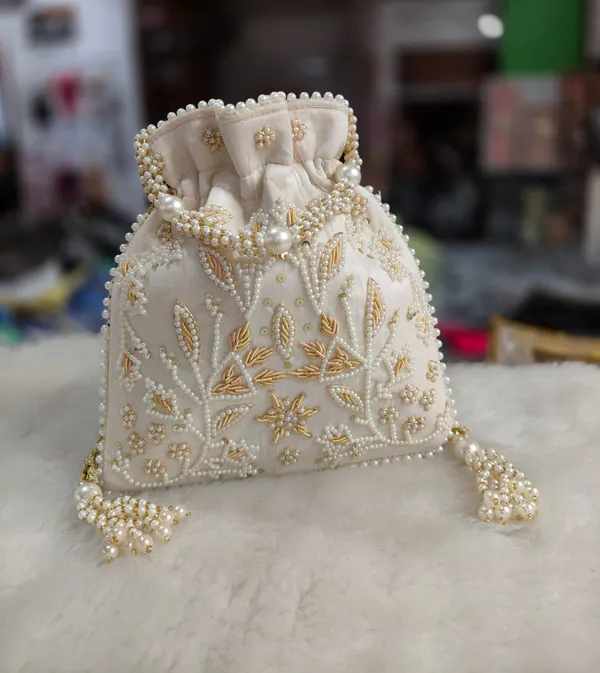 Handwrok_Embroider_designer_inspired_handbag_for_woman